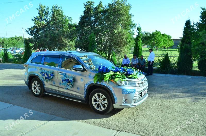 Toyota Highlander 2017 - 395 000 TMT - Туркменбаши - img 9