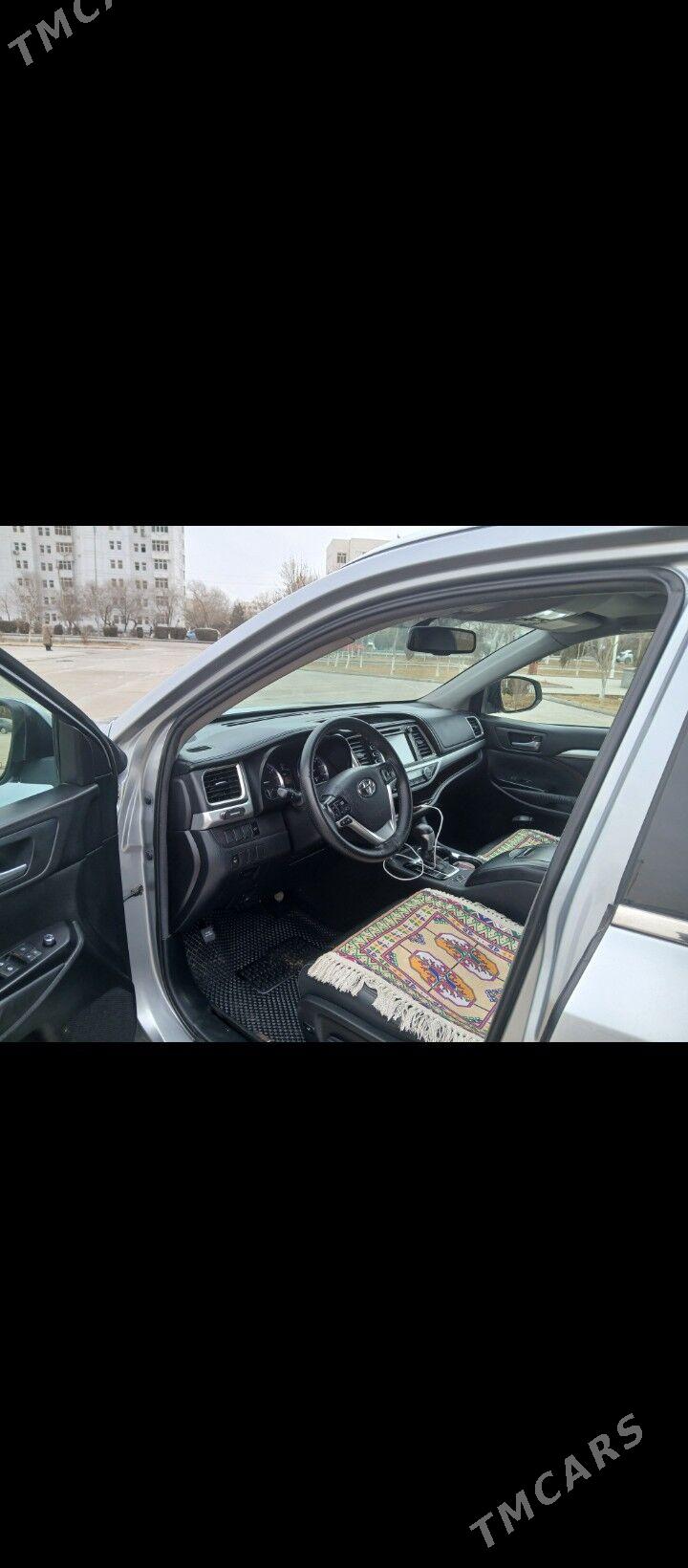 Toyota Highlander 2017 - 395 000 TMT - Туркменбаши - img 7