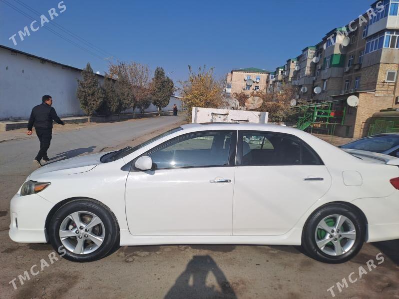 Toyota Corolla 2013 - 180 000 TMT - Туркменабат - img 2