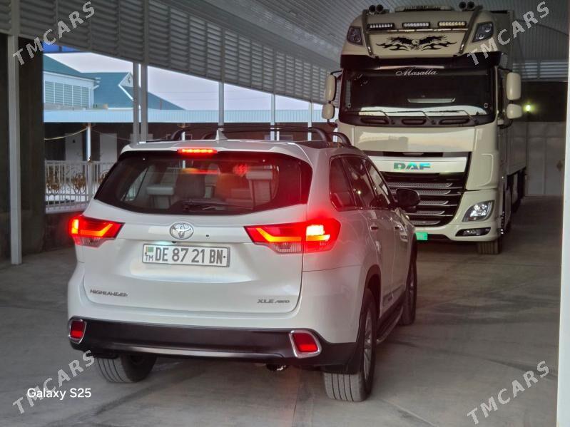 Toyota Highlander 2019 - 445 000 TMT - Gyzylarbat - img 3