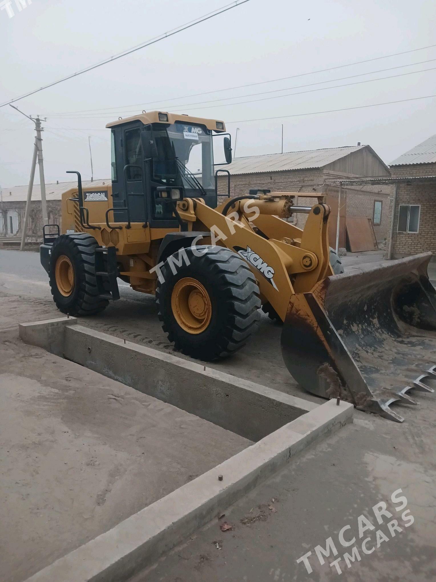 XCMG ZL50 2014 - 700 000 TMT - Гумдаг - img 1