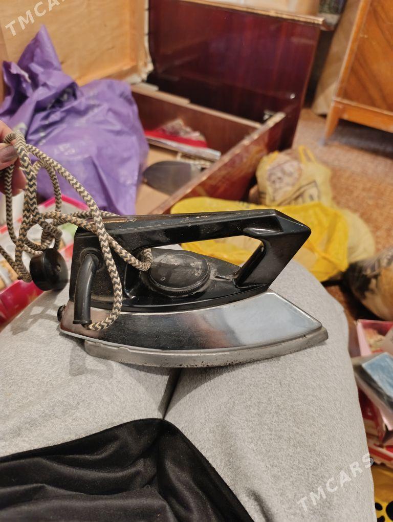 утюги новые но советские - Мир 2 - img 2