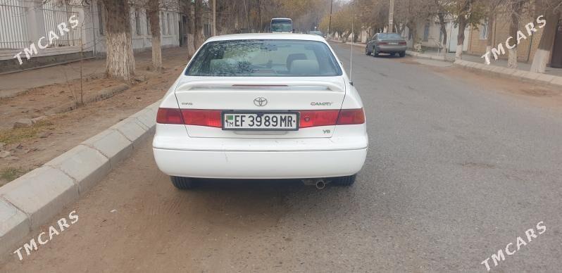 Toyota Camry 2000 - 120 000 TMT - Ýolöten - img 1