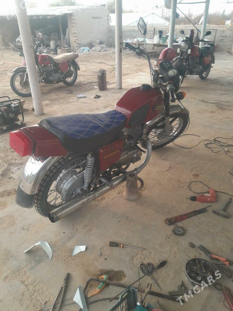 Iž Planeta 4 2015 - 8 000 TMT - Мургап - img 2