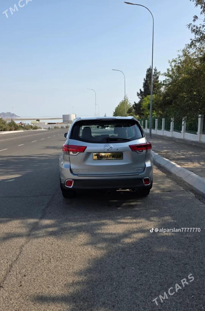 Toyota Highlander 2018 - 470 000 TMT - Туркменбаши - img 3