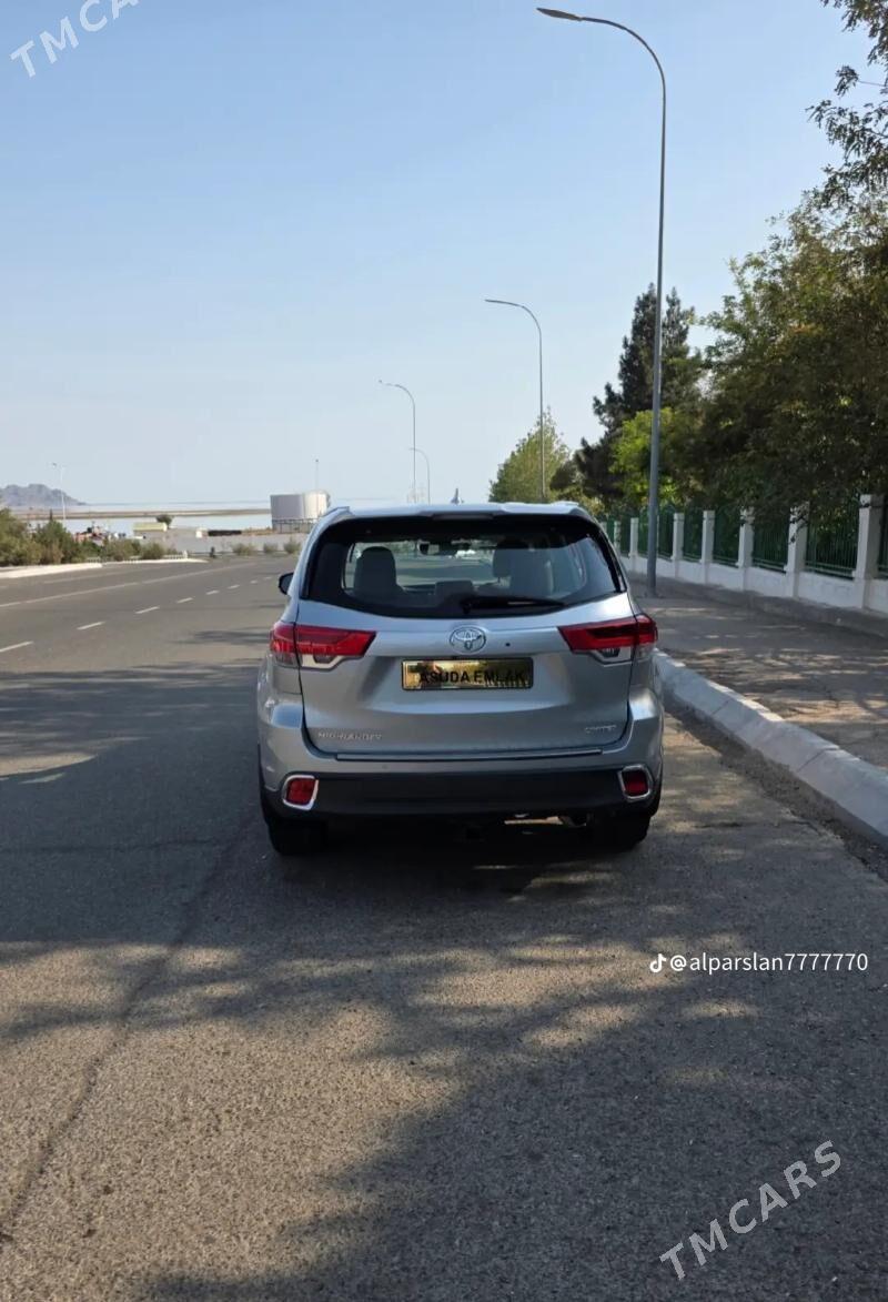 Toyota Highlander 2018 - 470 000 TMT - Туркменбаши - img 4