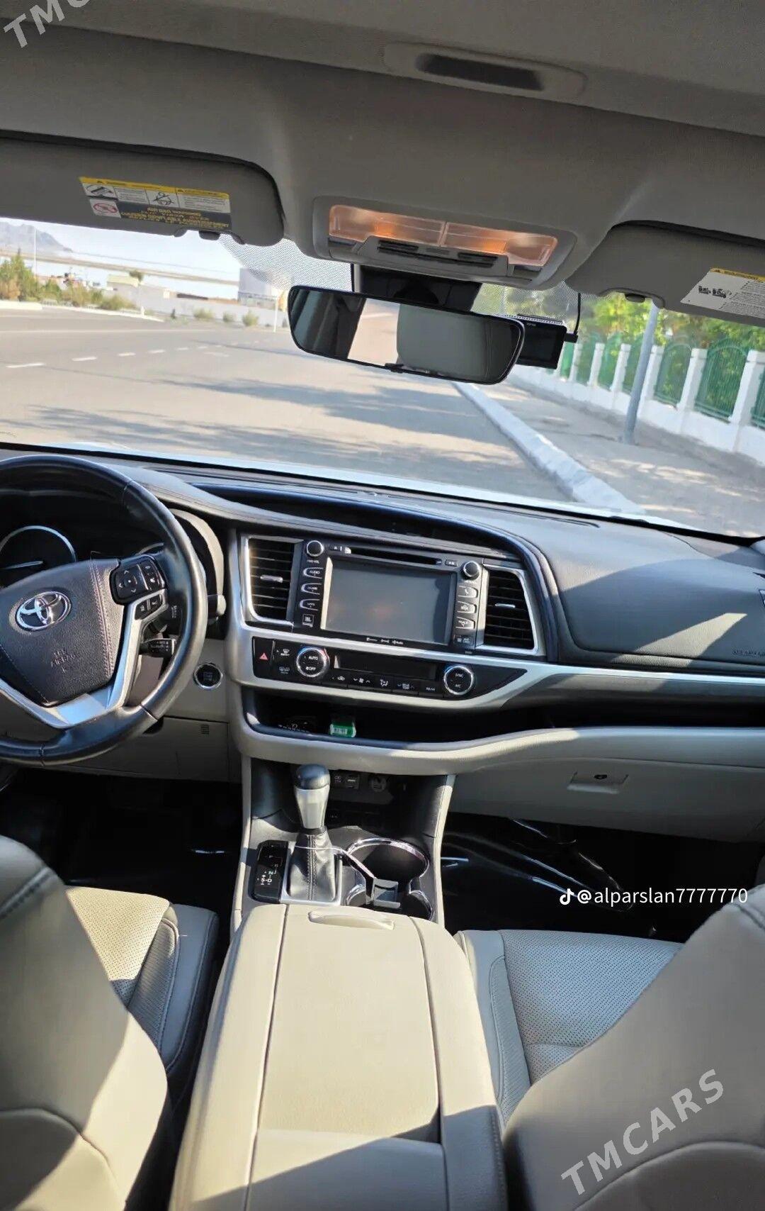 Toyota Highlander 2018 - 470 000 TMT - Туркменбаши - img 7