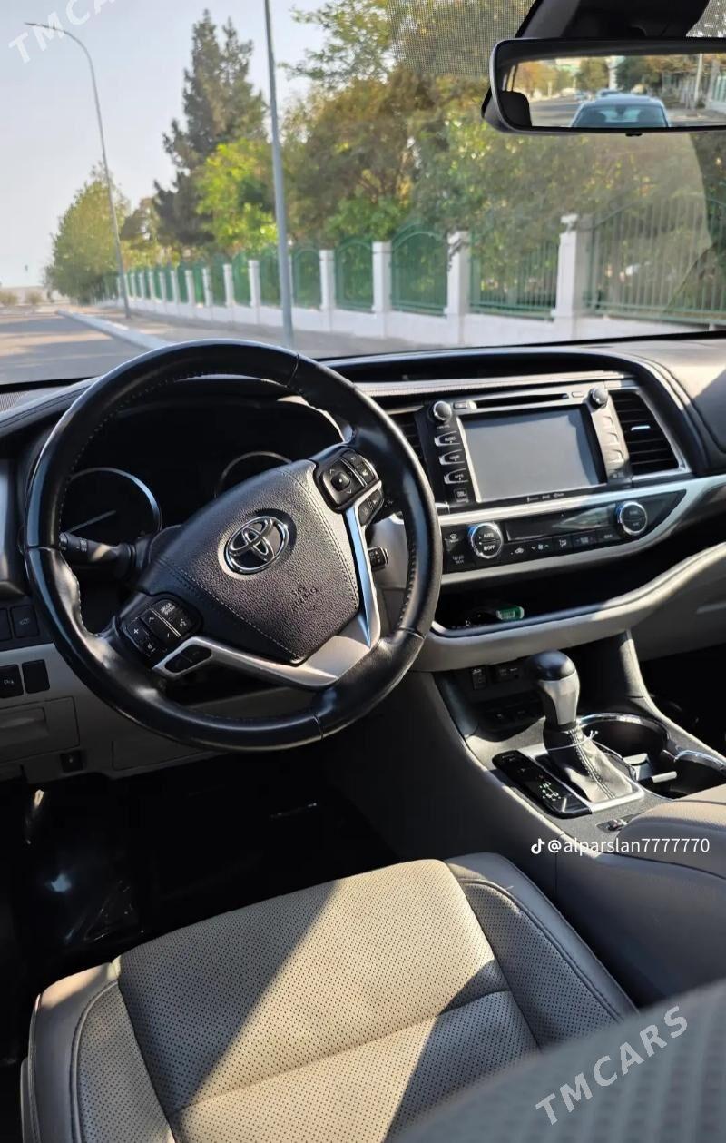 Toyota Highlander 2018 - 470 000 TMT - Туркменбаши - img 1