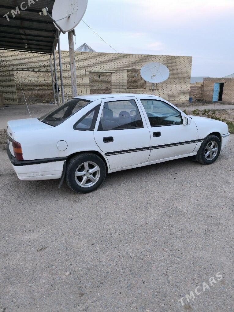 Opel Vectra 1991 - 38 000 TMT - Sarahs - img 1