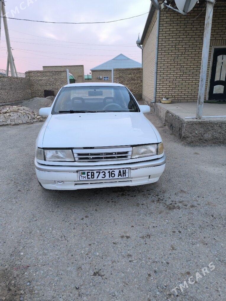 Opel Vectra 1991 - 38 000 TMT - Sarahs - img 3