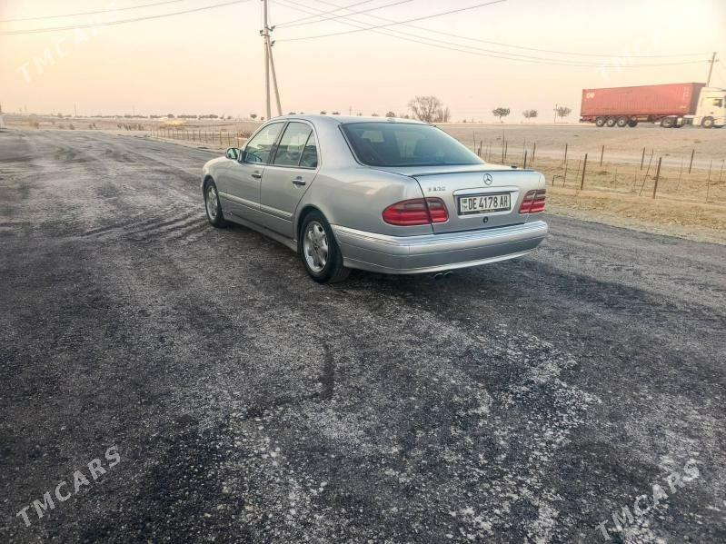 Mercedes-Benz E320 2001 - 85 000 TMT - Бахарден - img 4