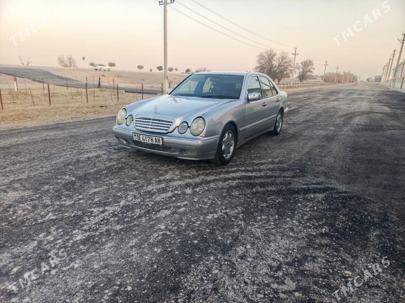 Mercedes-Benz E320 2001 - 85 000 TMT - Бахарден - img 3