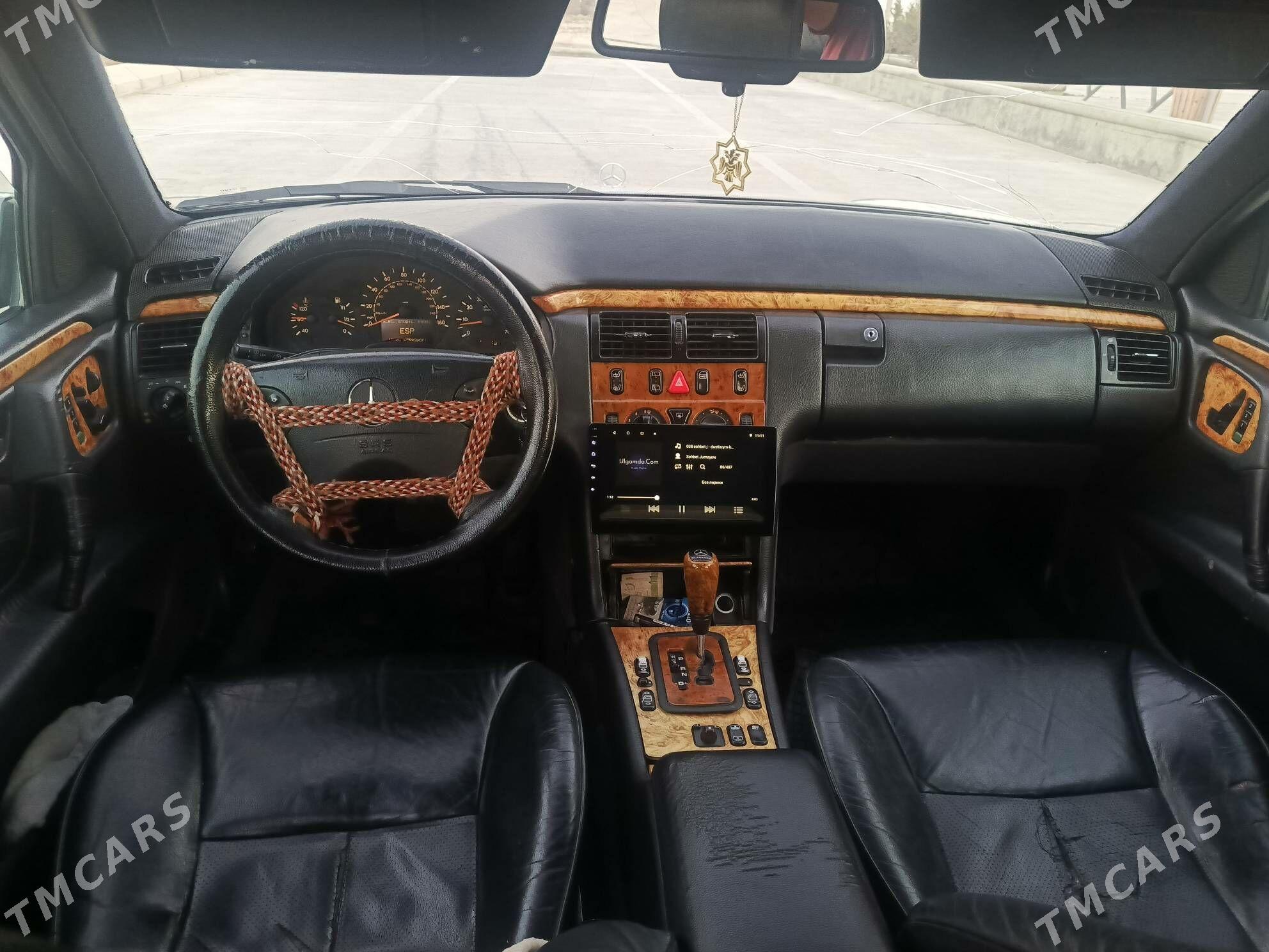 Mercedes-Benz E320 2001 - 85 000 TMT - Бахарден - img 5