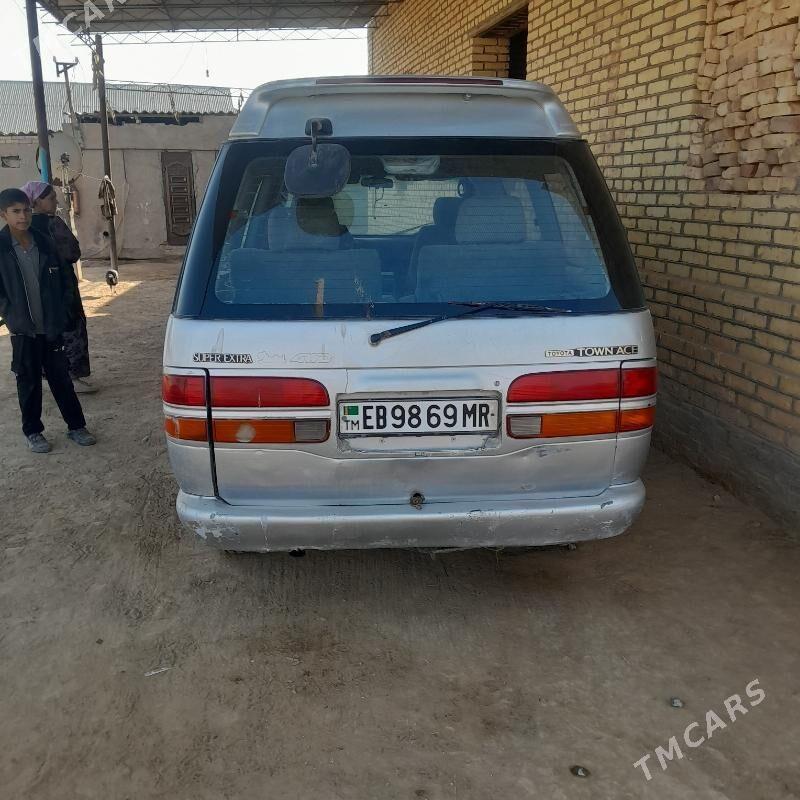 Toyota Hiace 1992 - 25 000 TMT - Türkmengala - img 3