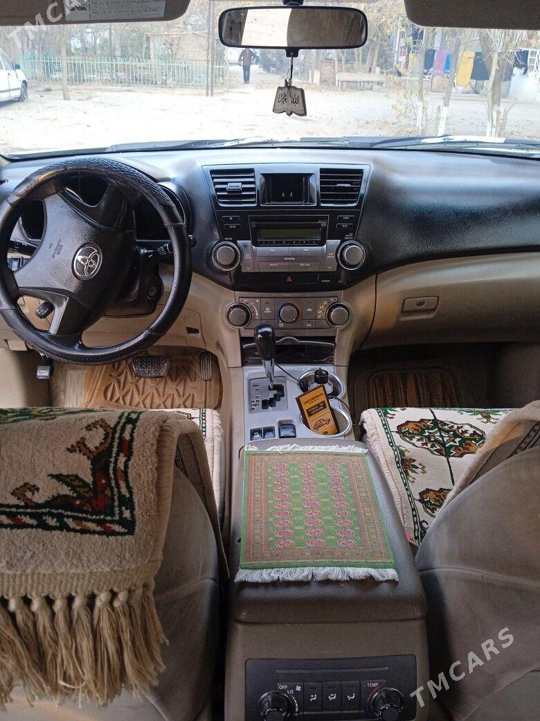 Toyota Highlander 2008 - 250 000 TMT - Дашогуз - img 4