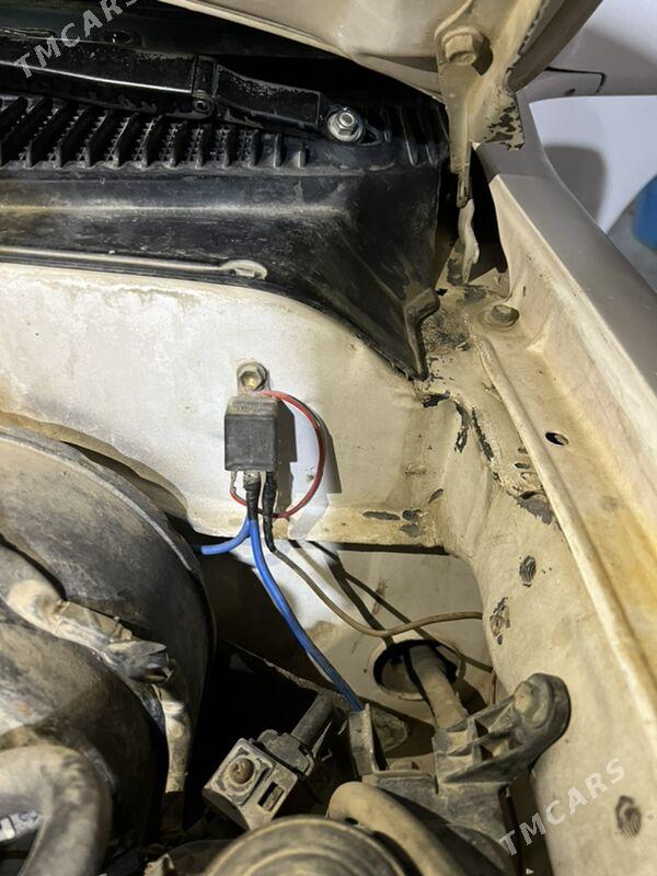 Toyota 4Runner 2001 - 139 999 TMT - Туркменабат - img 3