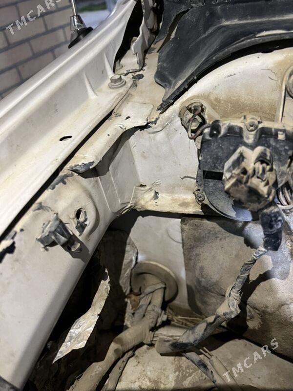 Toyota 4Runner 2001 - 139 999 TMT - Туркменабат - img 2