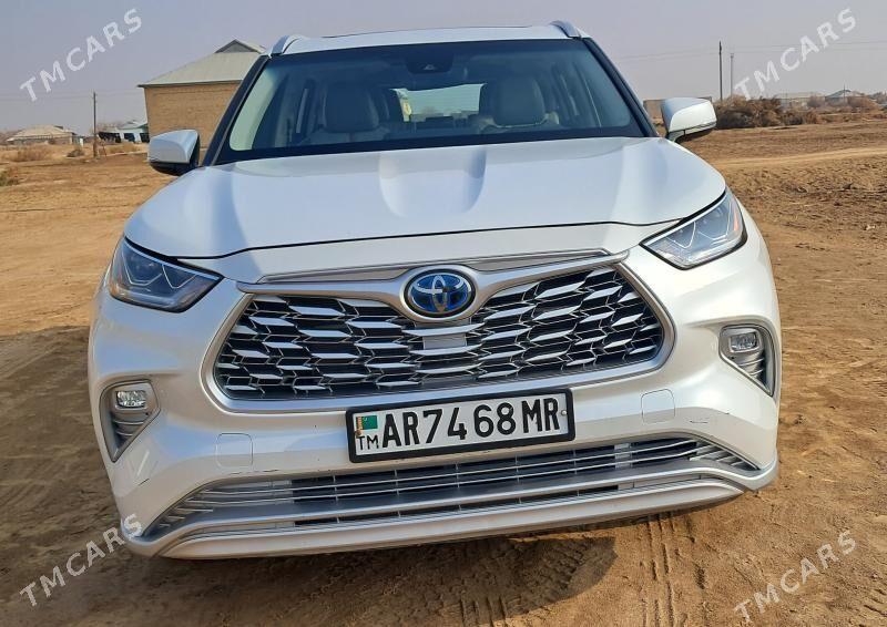 Toyota Highlander Hybrid 2022 - 510 000 TMT - Ýolöten - img 8