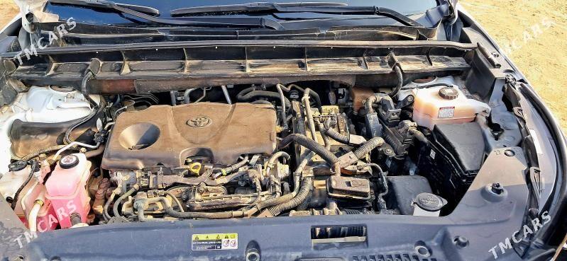 Toyota Highlander Hybrid 2022 - 510 000 TMT - Ýolöten - img 7