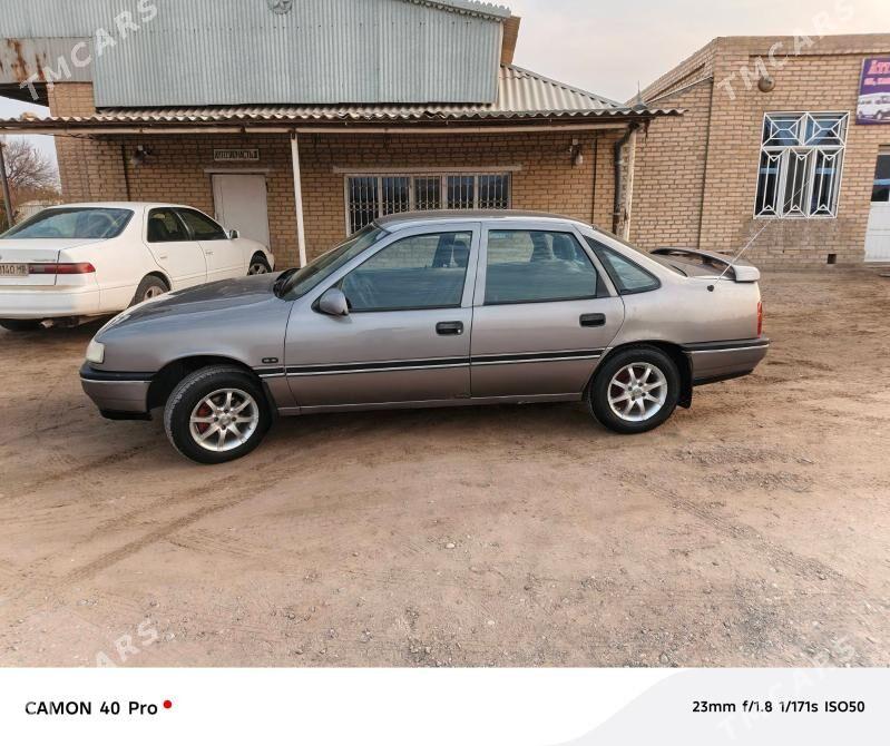 Opel Vectra 1990 - 45 000 TMT - Murgap - img 1