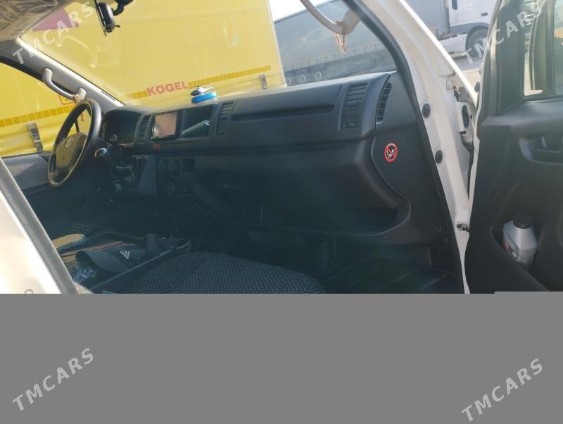 Toyota Hiace 2015 - 550 000 TMT - Balkanabat - img 8