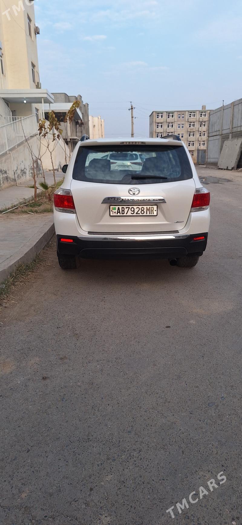 Toyota Highlander 2013 - 320 000 TMT - Baýramaly - img 5