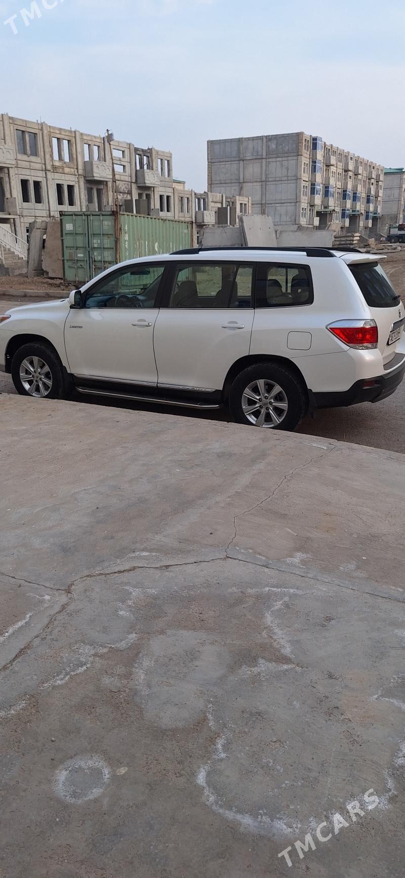 Toyota Highlander 2013 - 320 000 TMT - Baýramaly - img 6