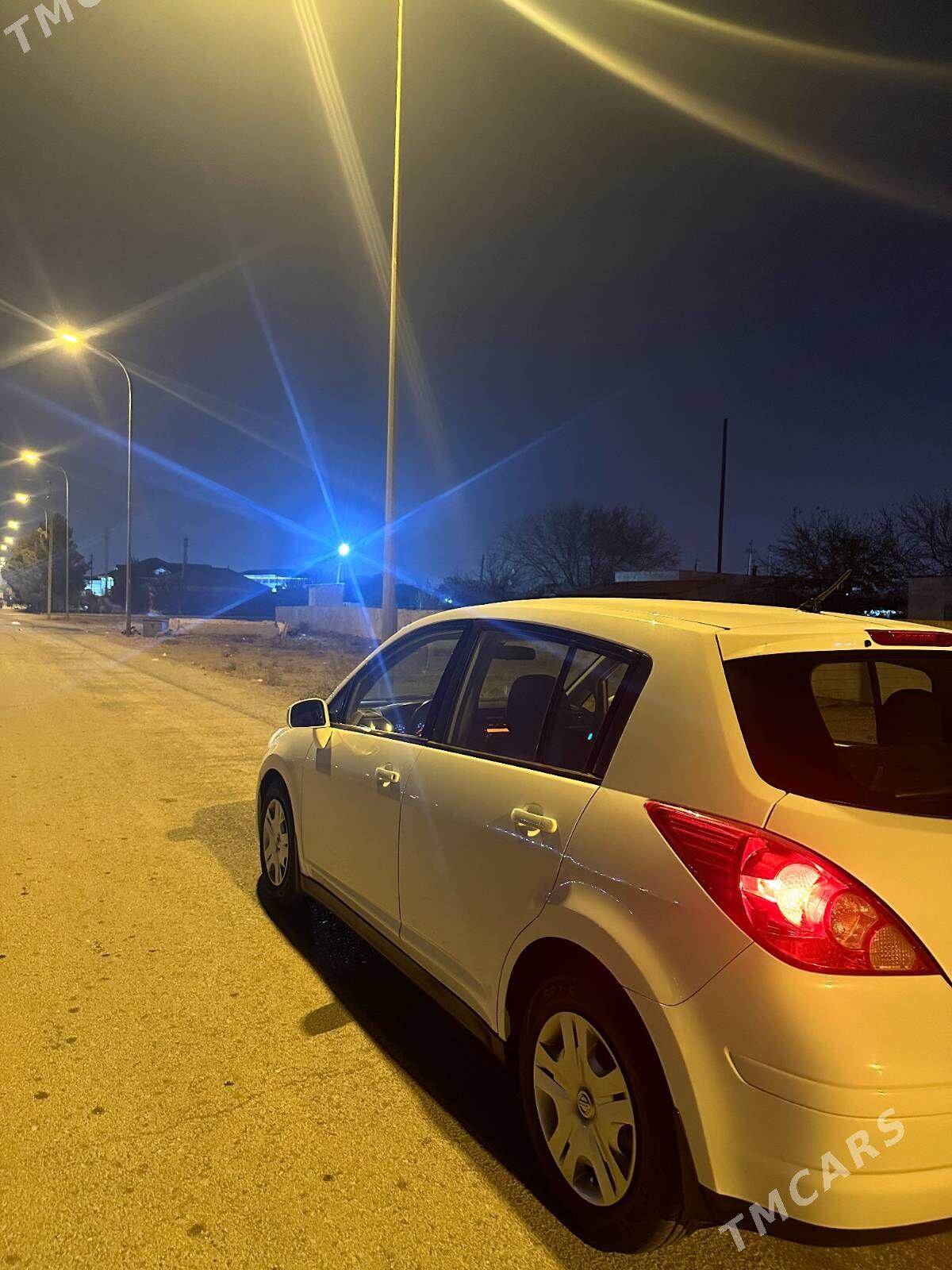 Nissan Versa 2011 - 145 000 TMT - Büzmeýin GRES - img 4