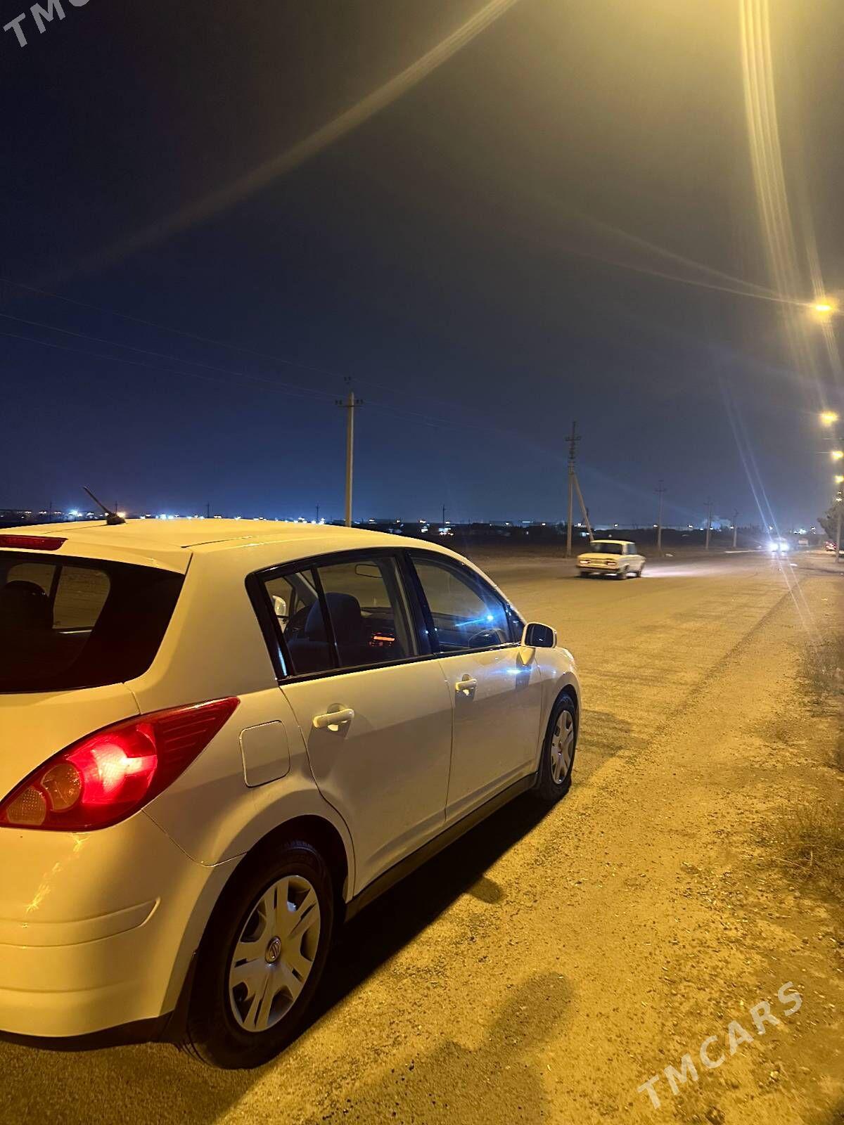 Nissan Versa 2011 - 145 000 TMT - Büzmeýin GRES - img 3