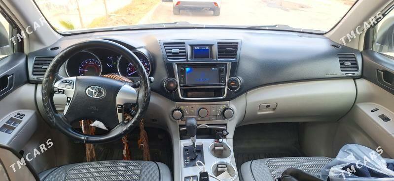 Toyota Highlander 2013 - 320 000 TMT - Baýramaly - img 8