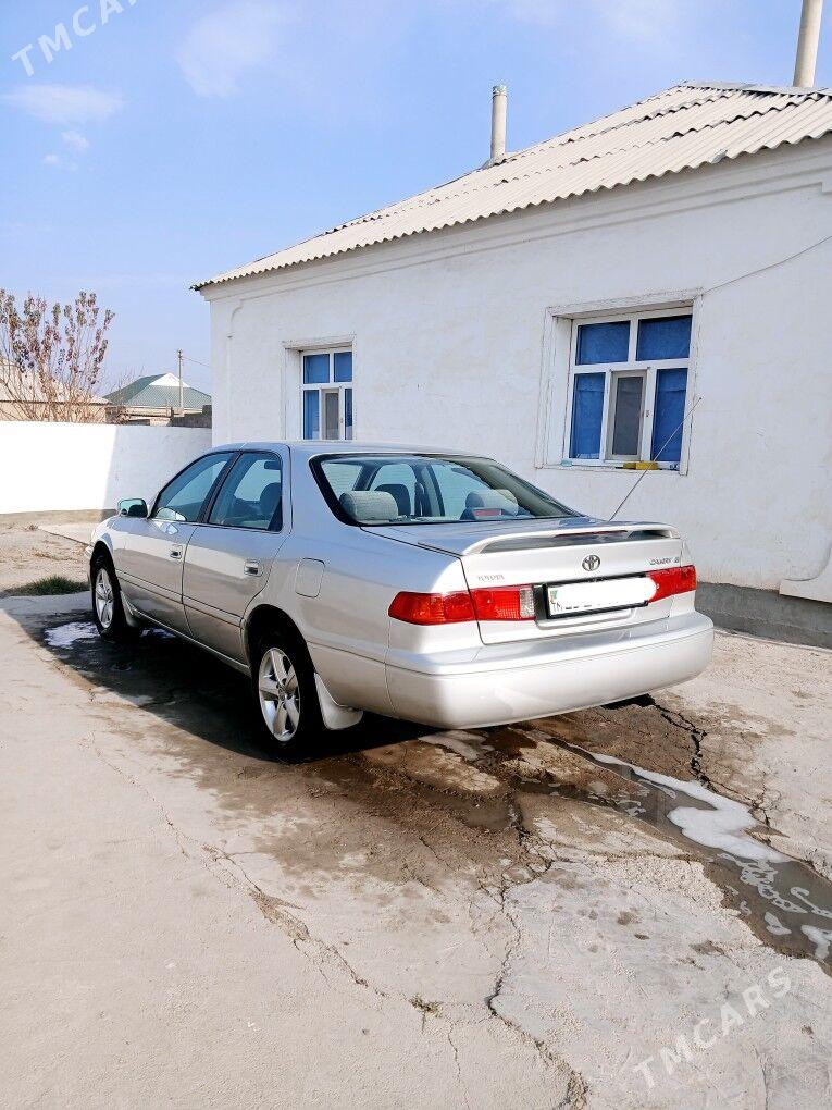 Toyota Camry 2001 - 130 000 TMT - Бахарден - img 4