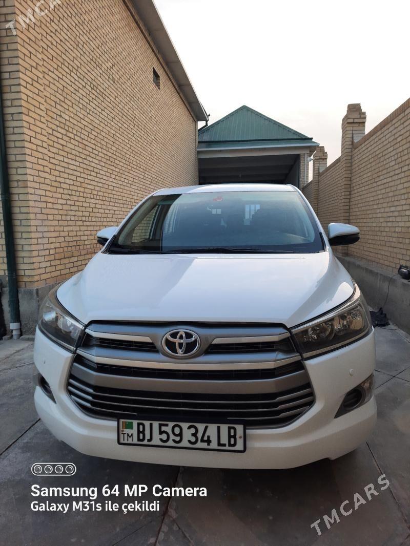 Toyota Innova 2021 - 275 000 TMT - Туркменабат - img 1