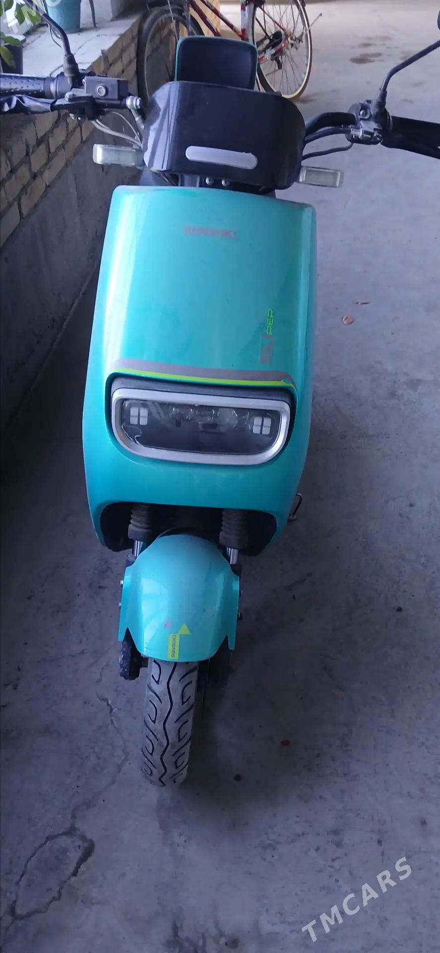 Toyota C-HR 2024 - 16 000 TMT - Türkmenabat - img 1