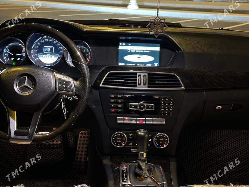 Mercedes-Benz C350 2012 - 320 000 TMT - Кëши - img 5