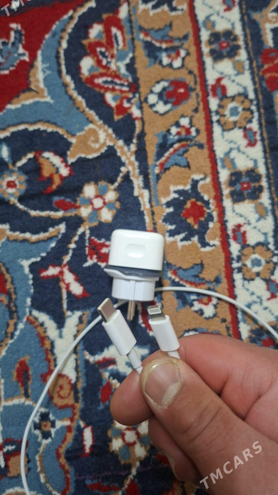 iphone 11.12. zaryatnik - Hitrowka - img 1