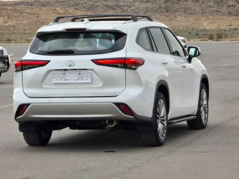 Toyota Highlander 2022 - 735 000 TMT - Aşgabat - img 5