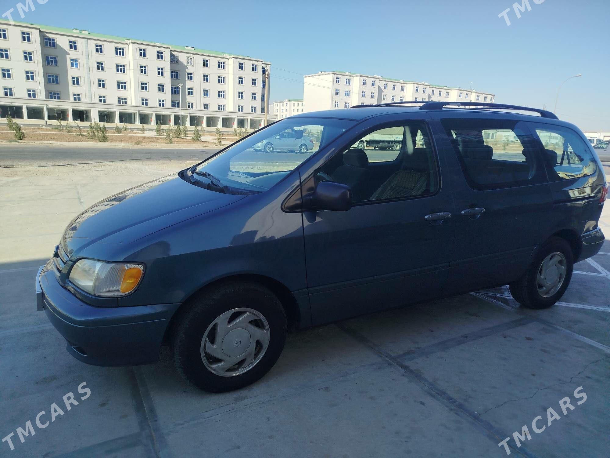 Toyota Sienna 2001 - 180 000 TMT - Mary - img 9