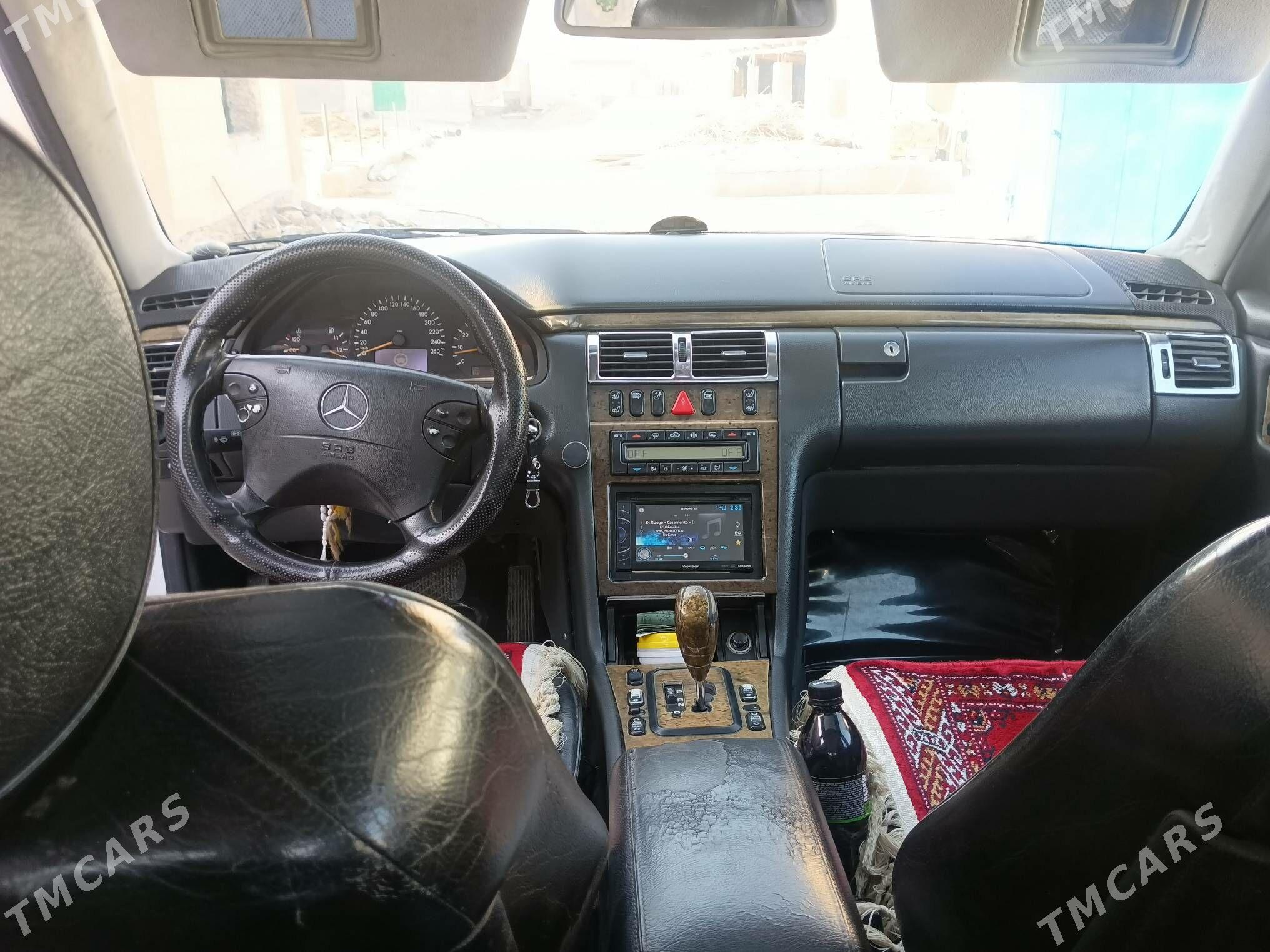 Mercedes-Benz E320 2001 - 110 000 TMT - Гёкдепе - img 9