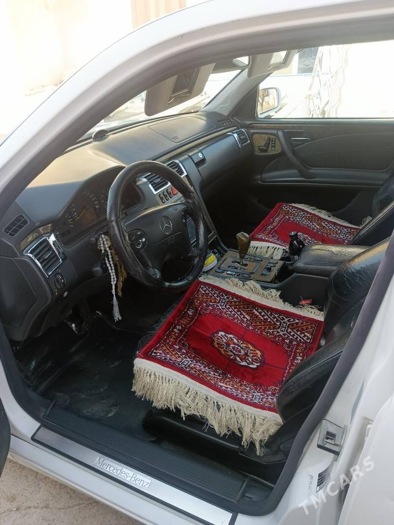 Mercedes-Benz E320 2001 - 110 000 TMT - Гёкдепе - img 6