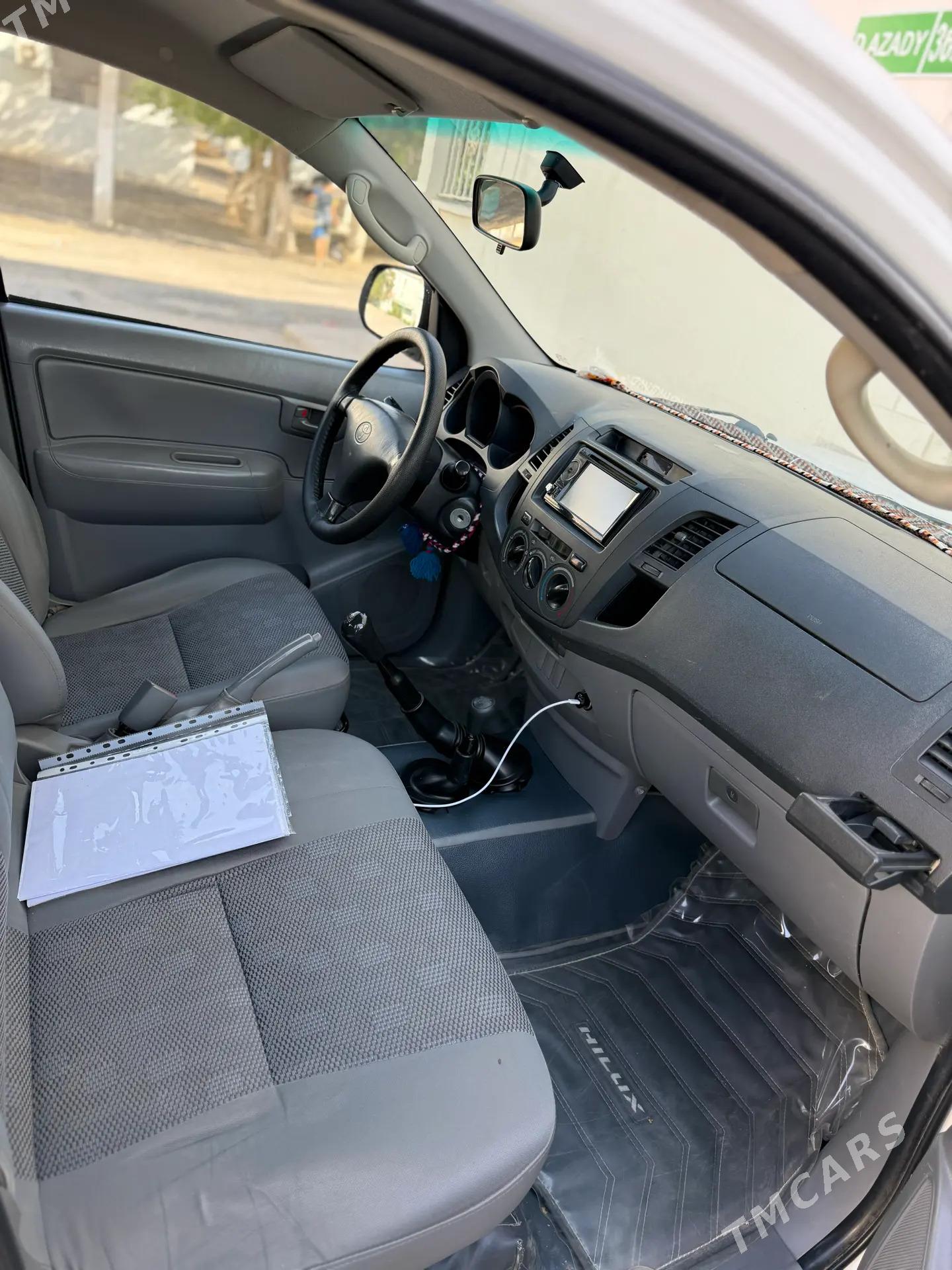 Toyota Hilux 2009 - 270 000 TMT - Türkmenbaşy - img 9