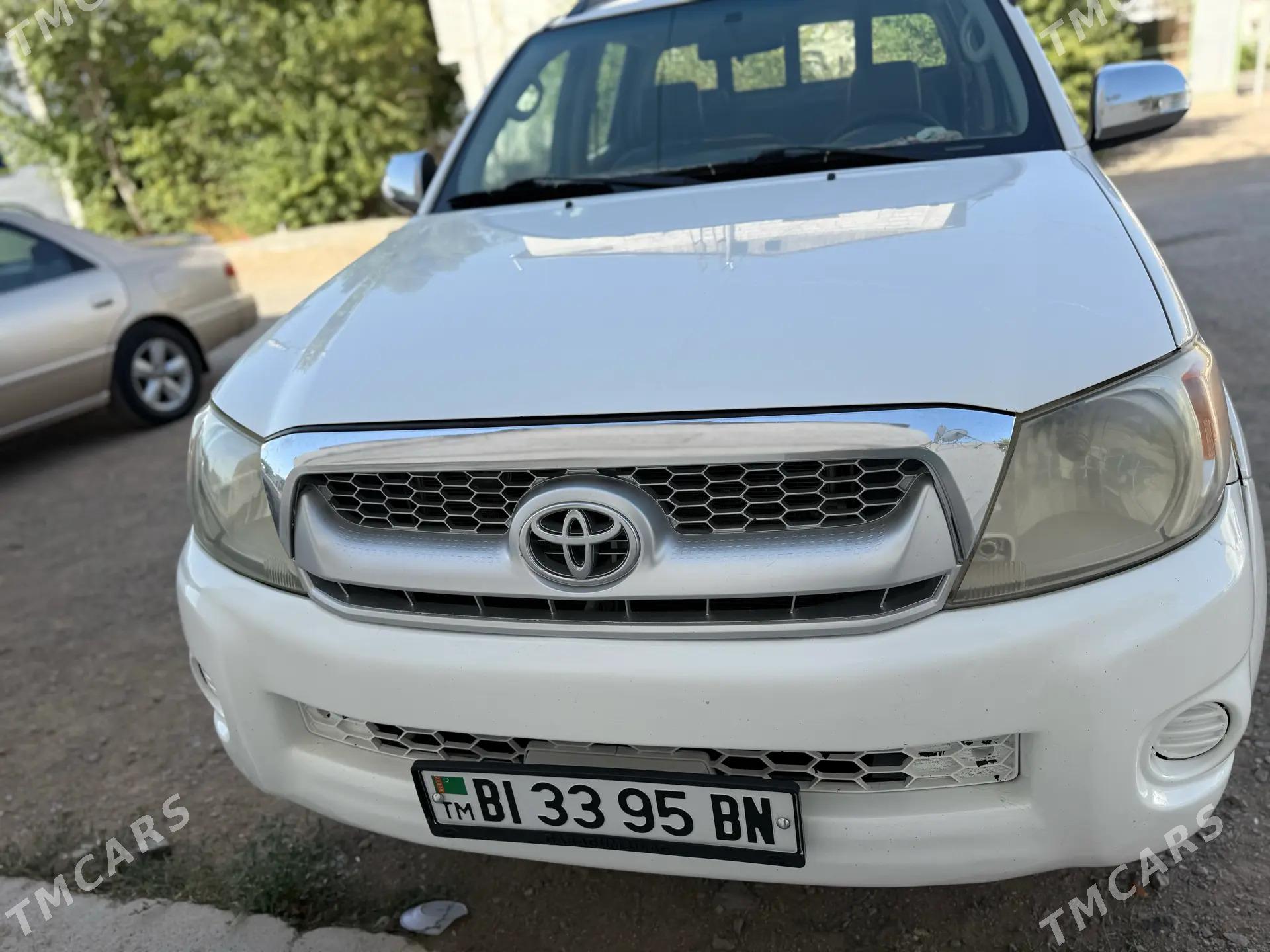 Toyota Hilux 2009 - 270 000 TMT - Türkmenbaşy - img 3
