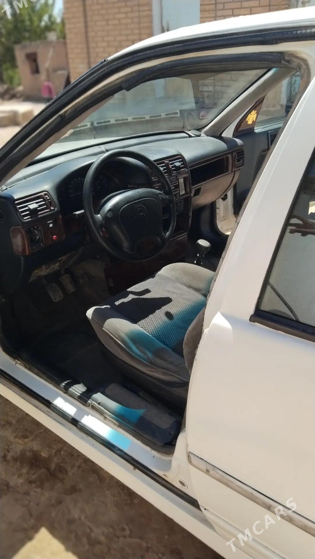 Opel Vectra 1991 - 25 000 TMT - Tejen - img 4