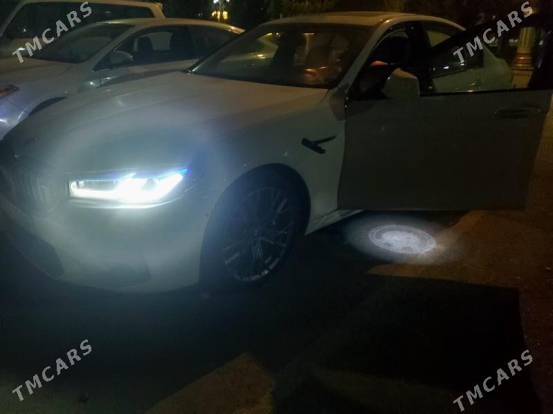 BMW F10 M5 2017 - 320 000 TMT - Podwoýski köç. (Bitarap Türkmenistan şaýoly) - img 2