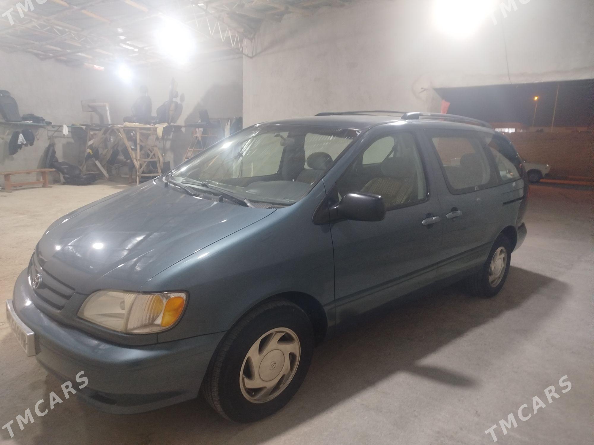 Toyota Sienna 2002 - 180 000 TMT - Mary - img 4