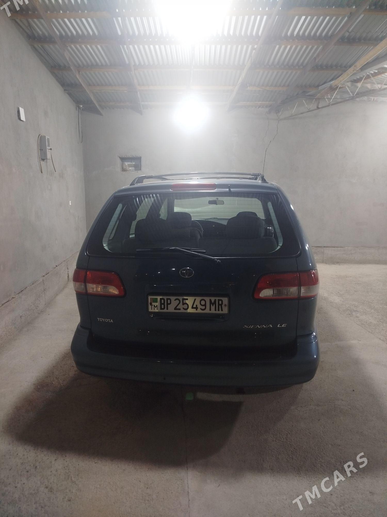 Toyota Sienna 2002 - 180 000 TMT - Mary - img 3