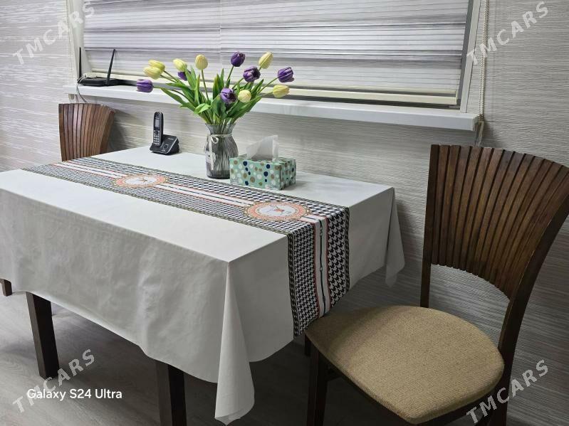 Стол и 4 стула. - 10 мкр - img 2