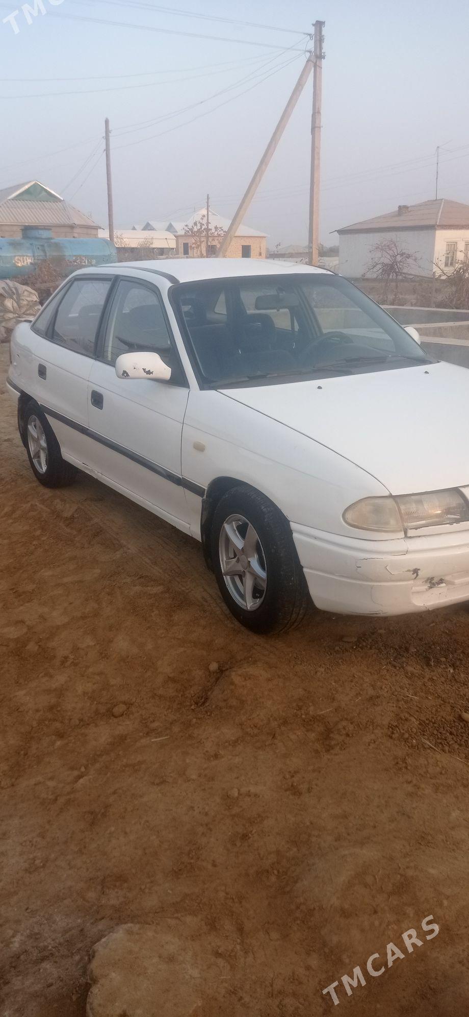 Opel Astra 1992 - 26 000 TMT - Мургап - img 1