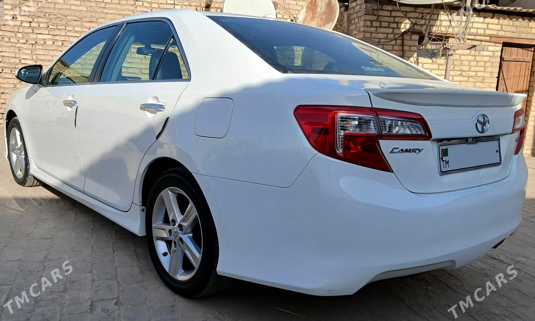 Toyota Camry 2012 - 220 000 TMT - Ёлётен - img 3