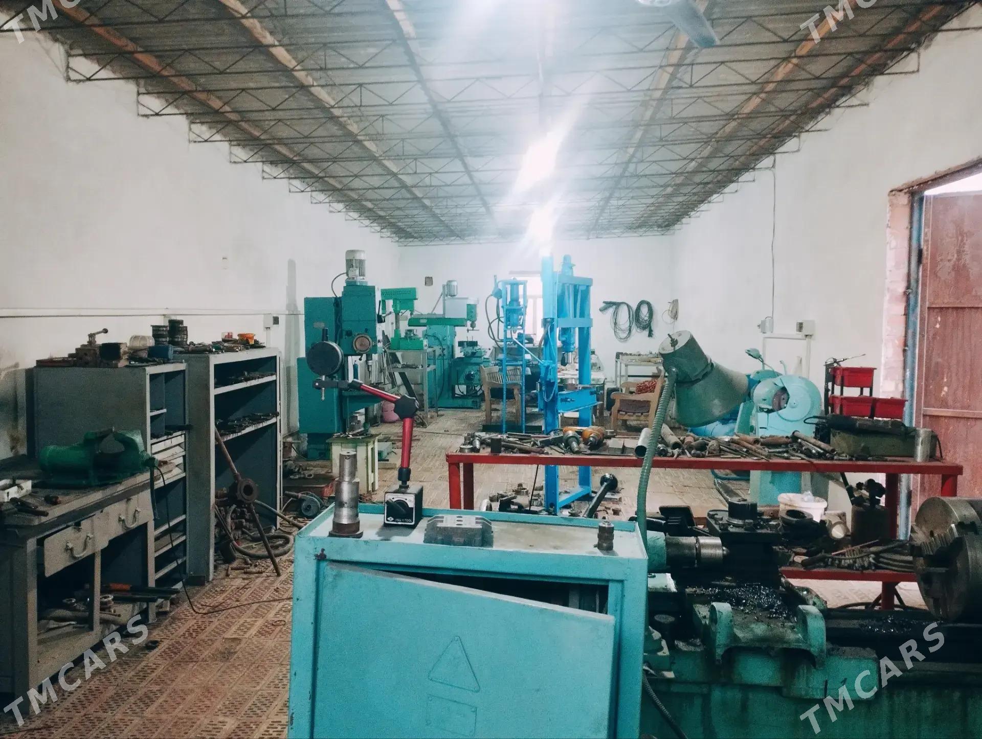 Токарны Tokarny frezirny seh - Халач - img 1