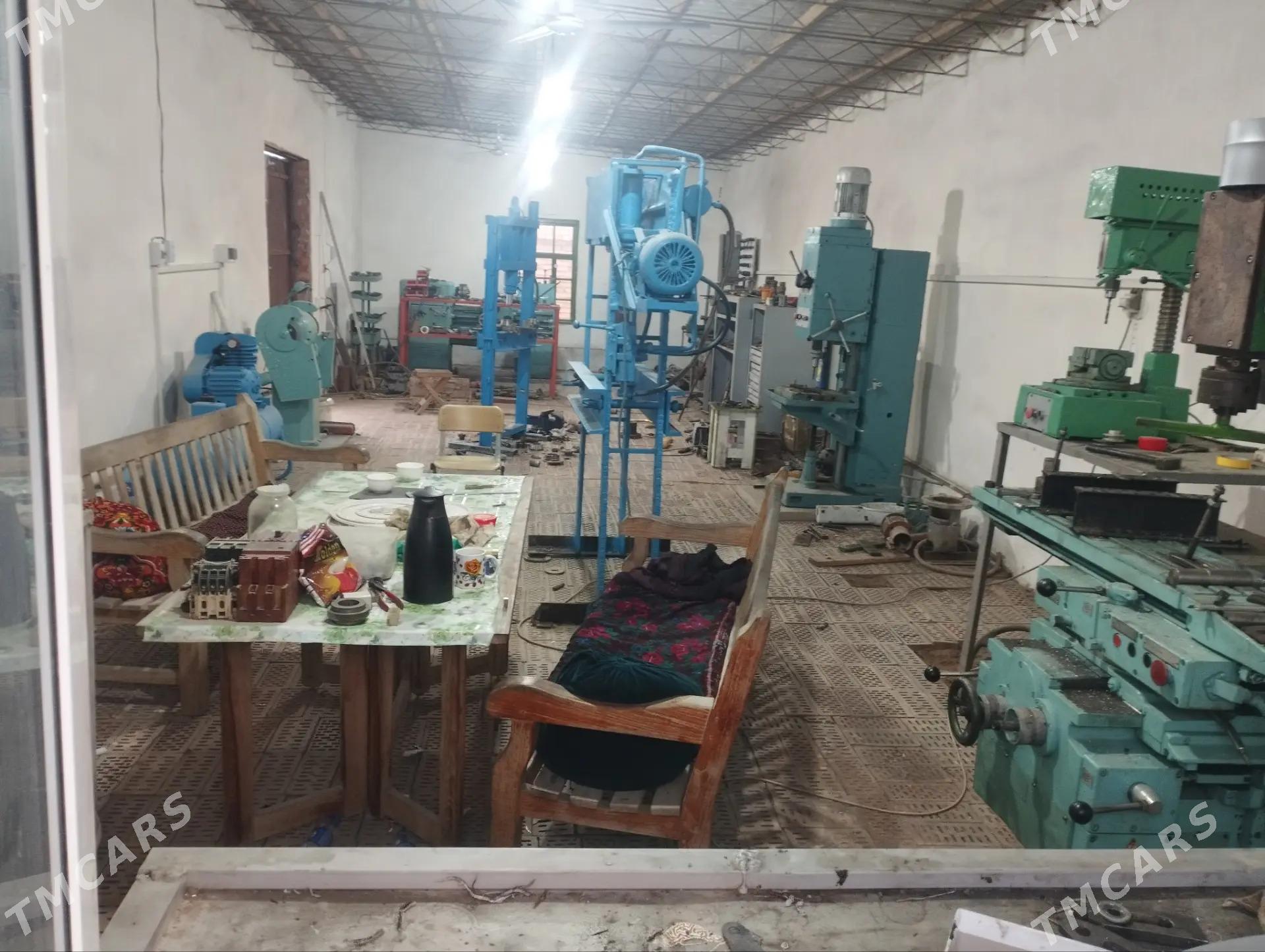 Токарны Tokarny frezirny seh - Халач - img 2